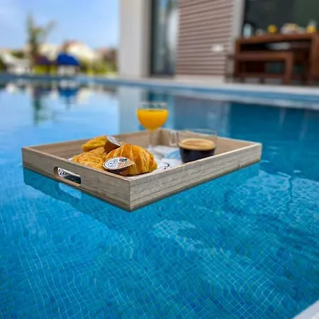 By The Natalya فيلة