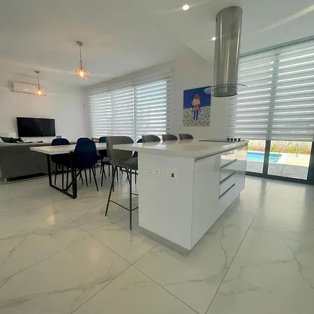 By The Natalya فيلة